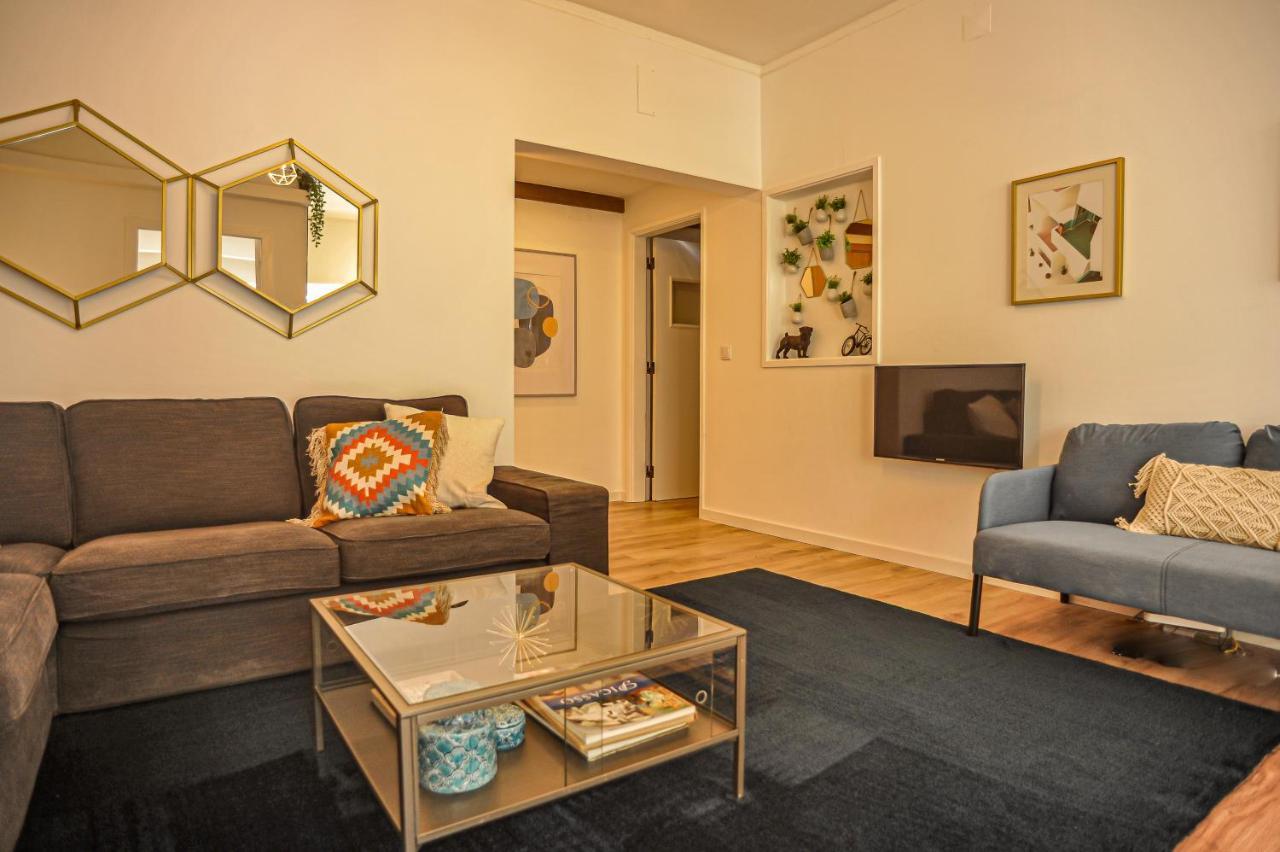 Guesthouse Marques De Pombal - 8 Bedroom Apartment Lisbona Esterno foto