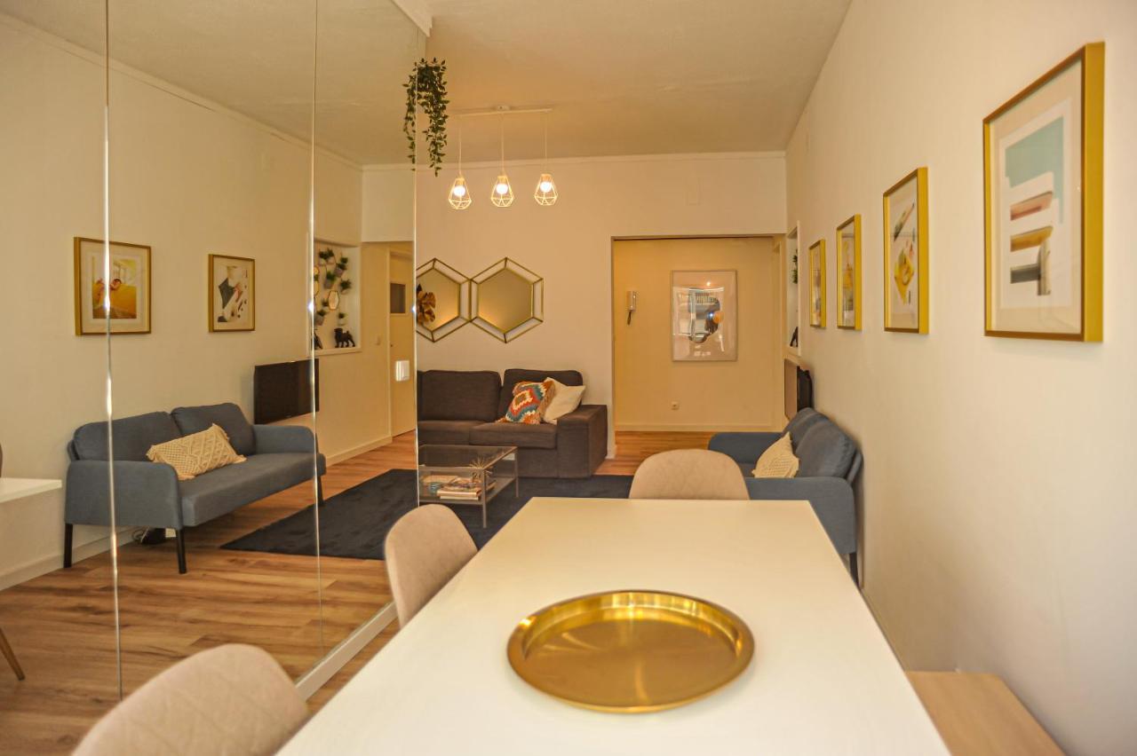 Guesthouse Marques De Pombal - 8 Bedroom Apartment Lisbona Esterno foto
