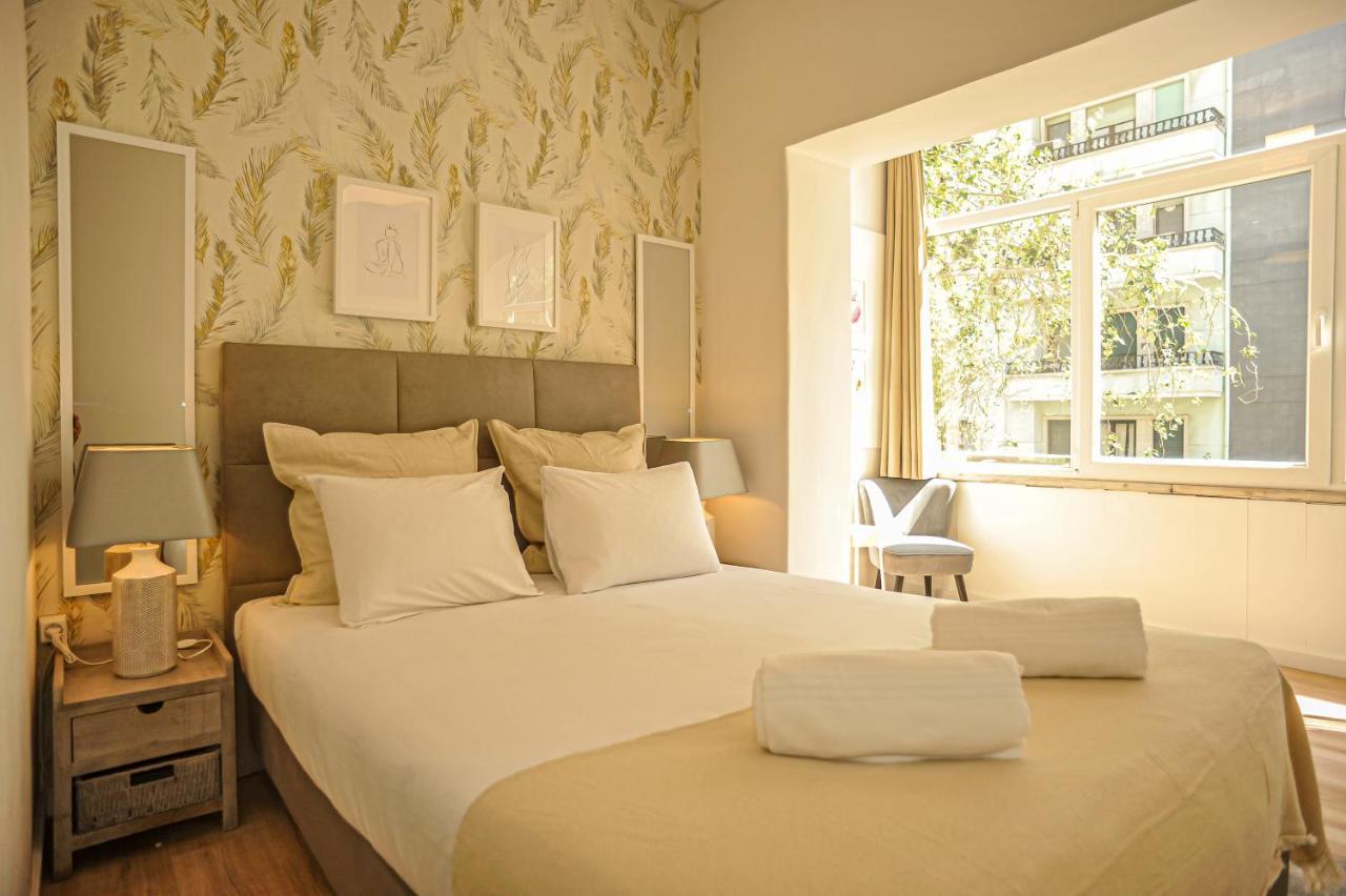 Guesthouse Marques De Pombal - 8 Bedroom Apartment Lisbona Esterno foto