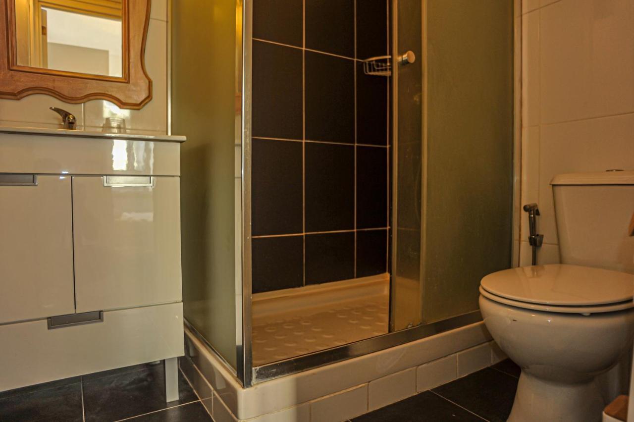 Guesthouse Marques De Pombal - 8 Bedroom Apartment Lisbona Esterno foto