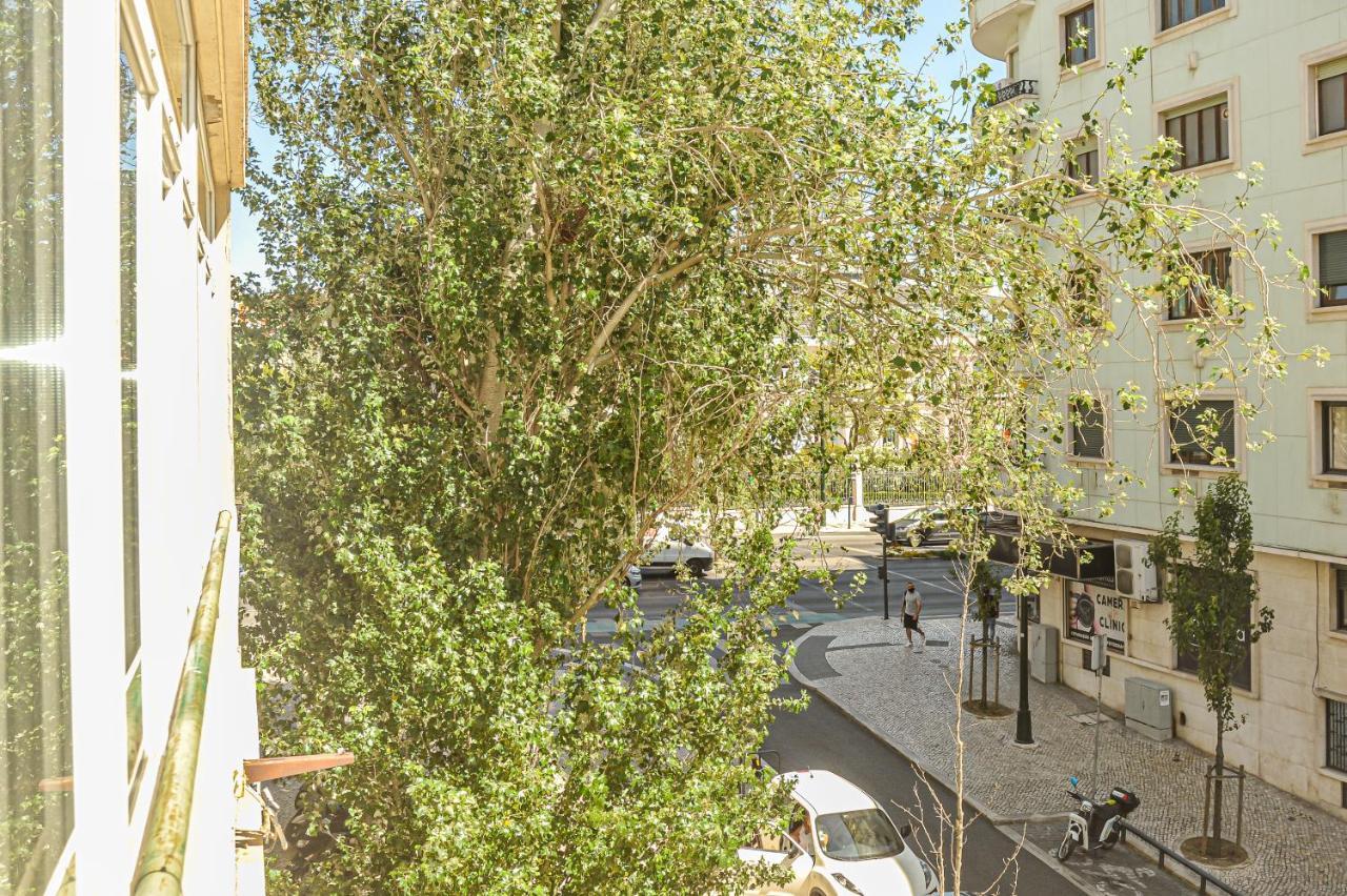 Guesthouse Marques De Pombal - 8 Bedroom Apartment Lisbona Esterno foto