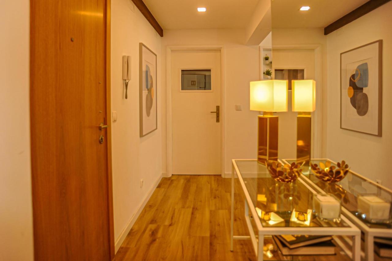 Guesthouse Marques De Pombal - 8 Bedroom Apartment Lisbona Esterno foto