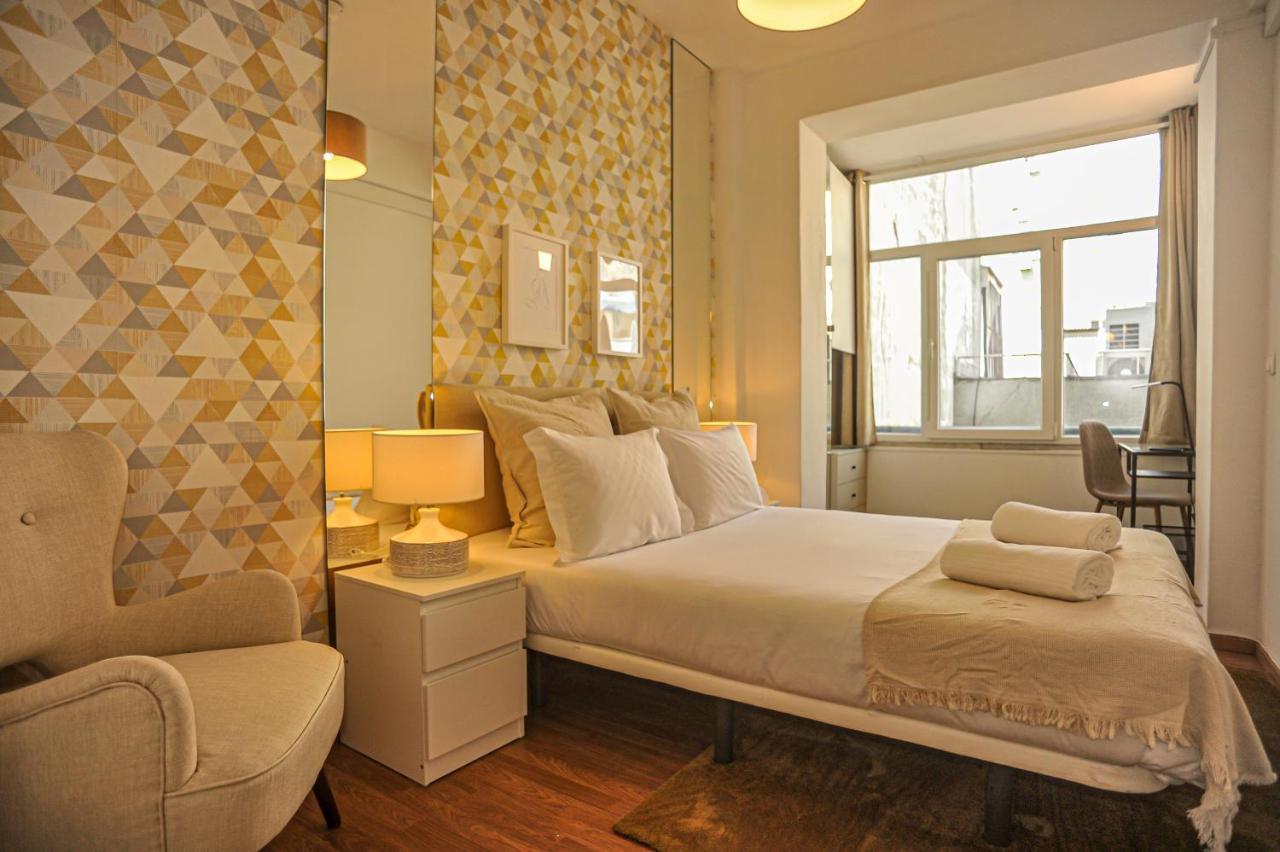 Guesthouse Marques De Pombal - 8 Bedroom Apartment Lisbona Esterno foto