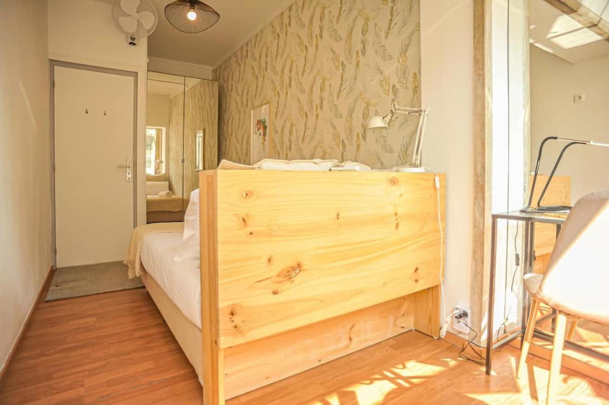 Guesthouse Marques De Pombal - 8 Bedroom Apartment Lisbona Esterno foto