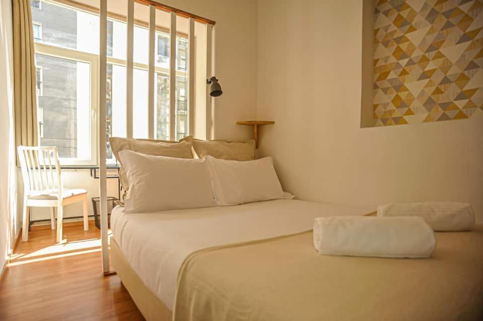 Guesthouse Marques De Pombal - 8 Bedroom Apartment Lisbona Esterno foto