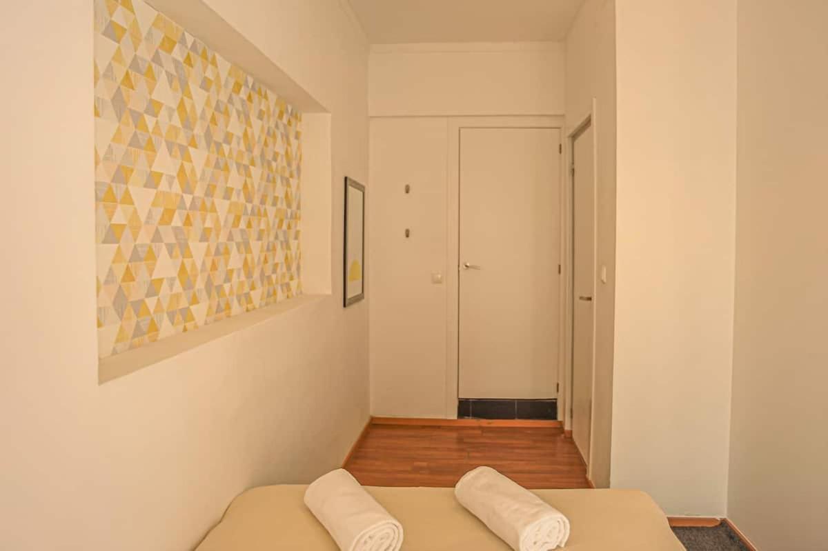 Guesthouse Marques De Pombal - 8 Bedroom Apartment Lisbona Esterno foto
